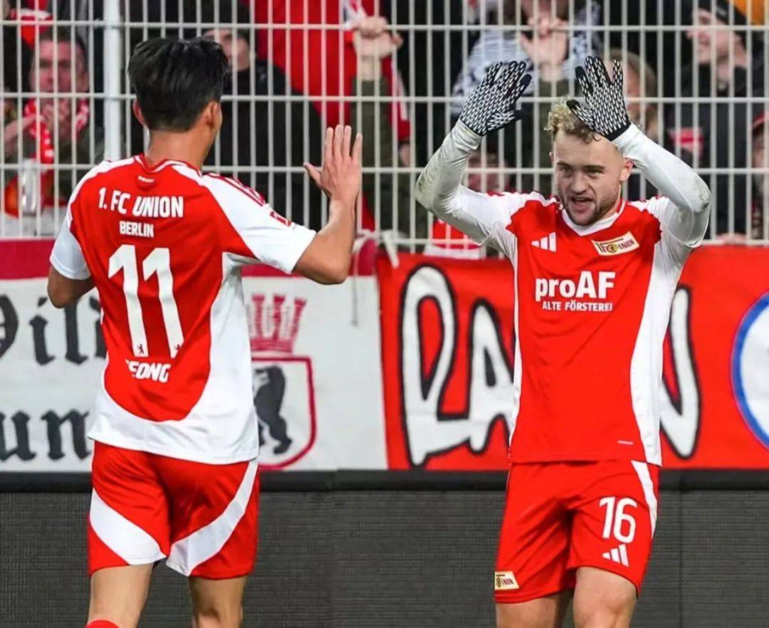 拜仁中场多线作战，配合默契成为制胜关键